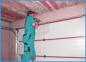 United Garage Door Irvine, CA 949-271-2527 - door-maintaince-15-05m